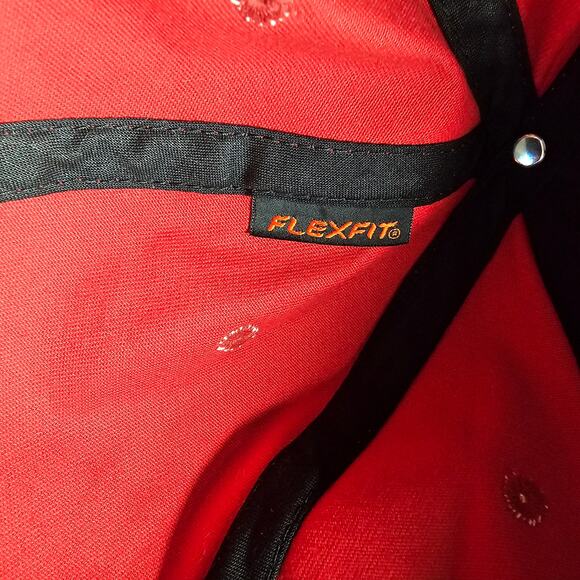 NWOT Red Flex Fit Cap Size L/XL - Picture 6 of 7